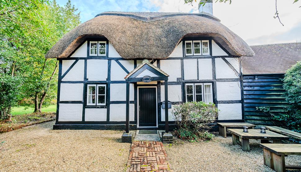 The exterior of Japonica Cottage - a New Forest Holiday Cottage