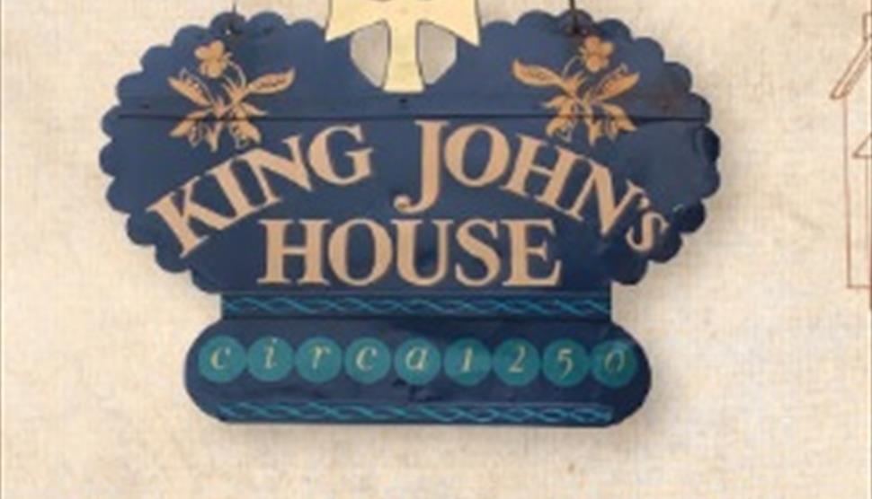Make your own Fossils and Dinosaur Bones at King John’s House