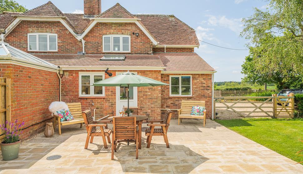 The exterior of Longmead - a New Forest Holiday Cottage