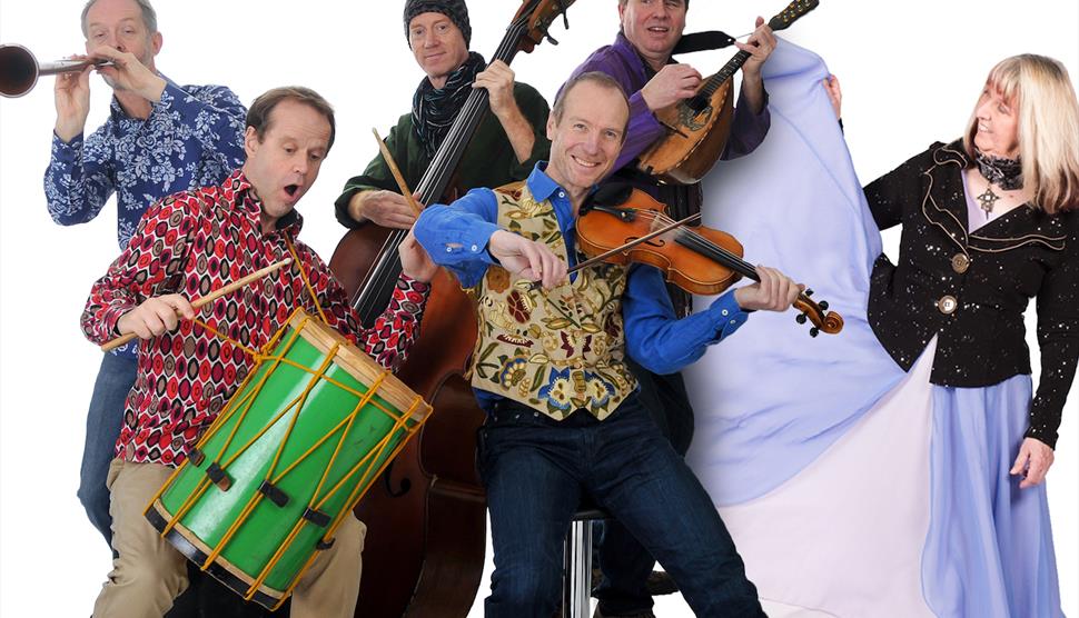 Maddy Prior & The Carnival Band