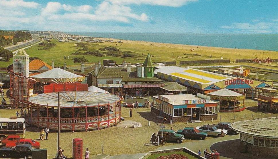 Heritage Walk - OH, WE DO LIKE TO BE BESIDE THE SEASIDE!