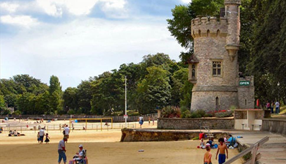 Scenic Solent Cruises on the Gosport Ferry: Ryde Day Trip