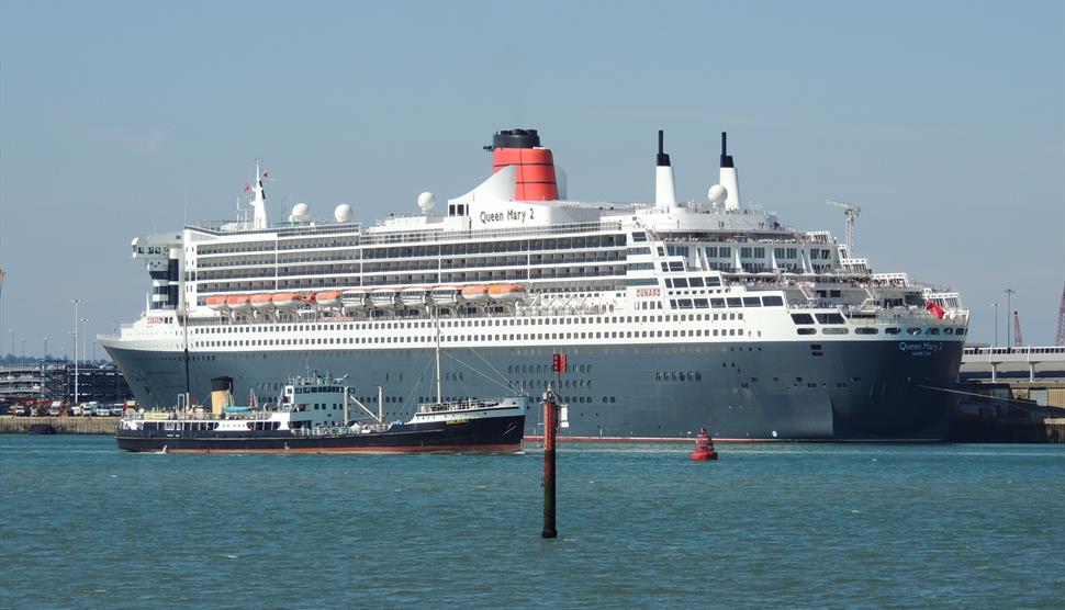 Steamship Shieldhall Friday August Evening Cruise to the Solent passing Queen Mary 2