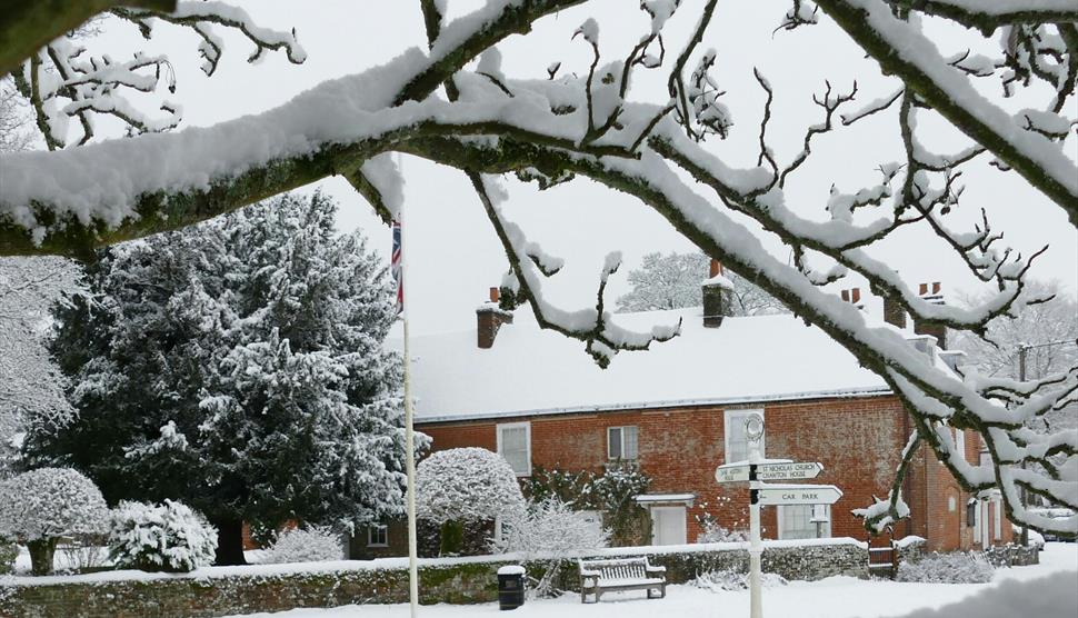 Jane Austen's House: Christmas Village Walk