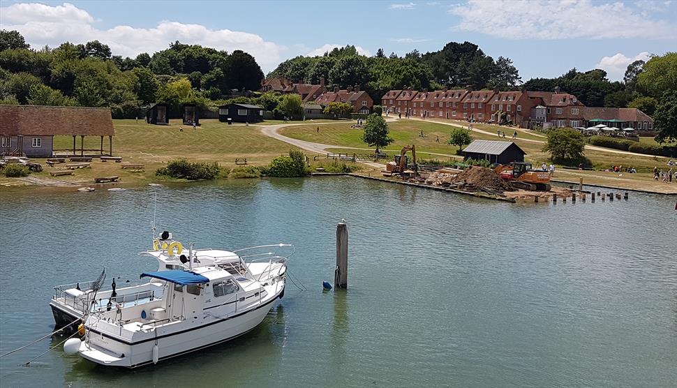 Scenic Solent Cruises: Beaulieu