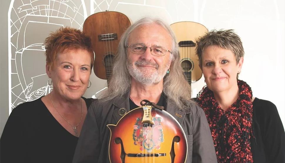 Grayshott Folk Club's "Christmas Special" with: ST. AGNES' FOUNTAIN