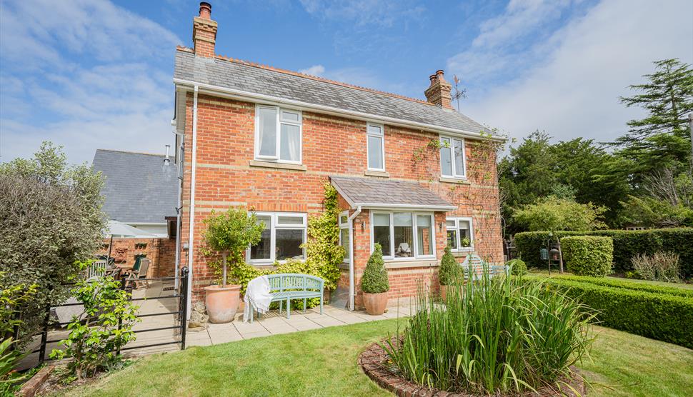 The exterior of Sunnyside - a New Forest Holiday Cottage