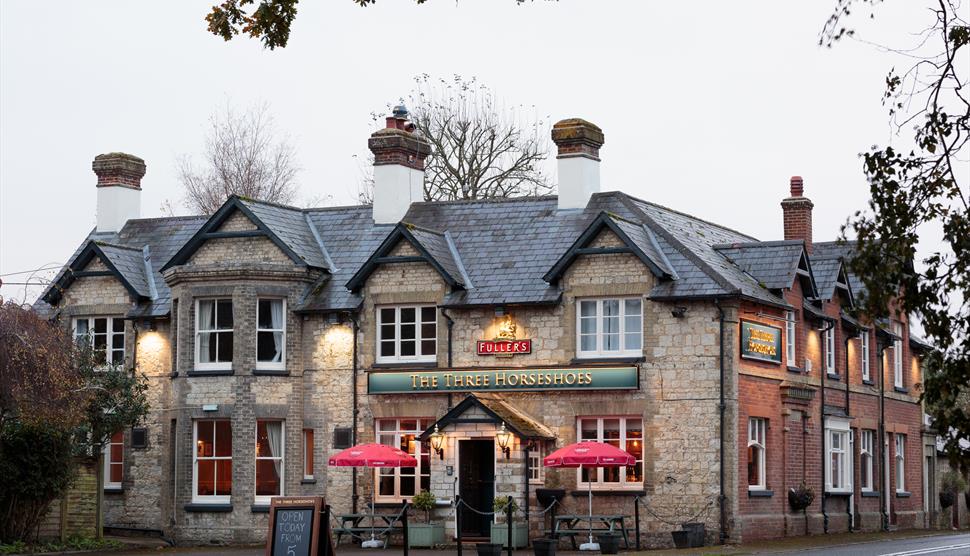 The Three Horseshoes