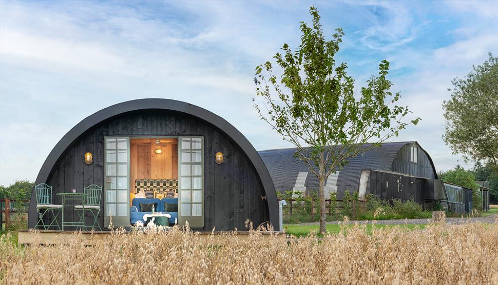 The Farley Hangar, Braishfield, Hampshire - Luxury Glamping