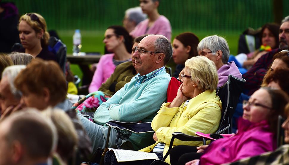 Outdoor Theatre: A Midsummer Night's Dream at The Vyne