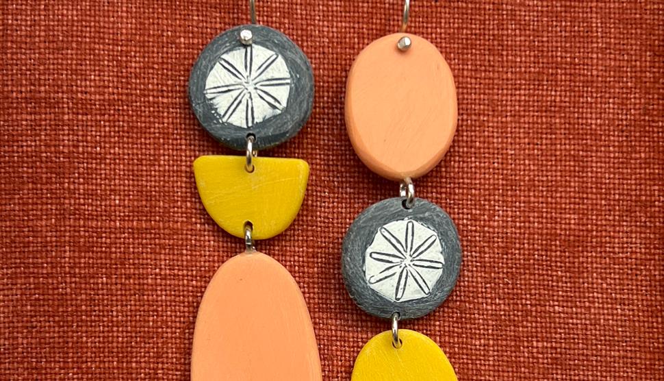 Using waste plastic to make colourful jewellery with Bronwen Gwillim at Winchester Cathedral