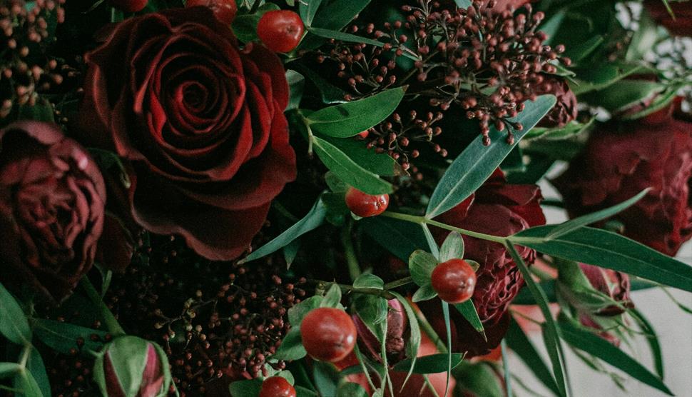 Christmas Floral Centrepiece workshop and Festive Dinner at The White Hart, Lymington