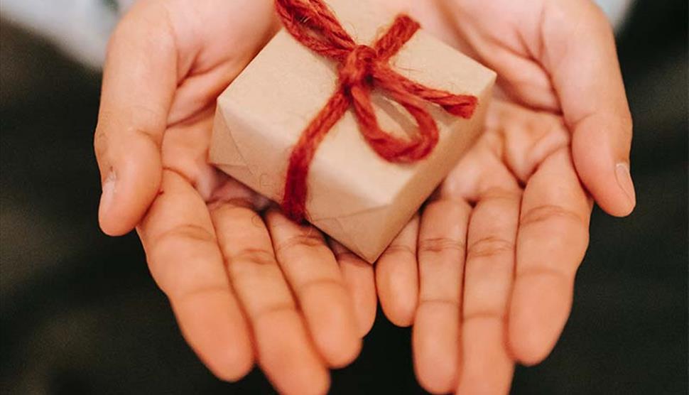 hands holding gift