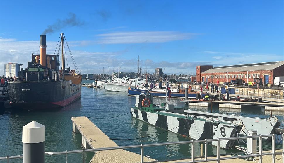 Pontoon Open Weekends at Boathouse 4