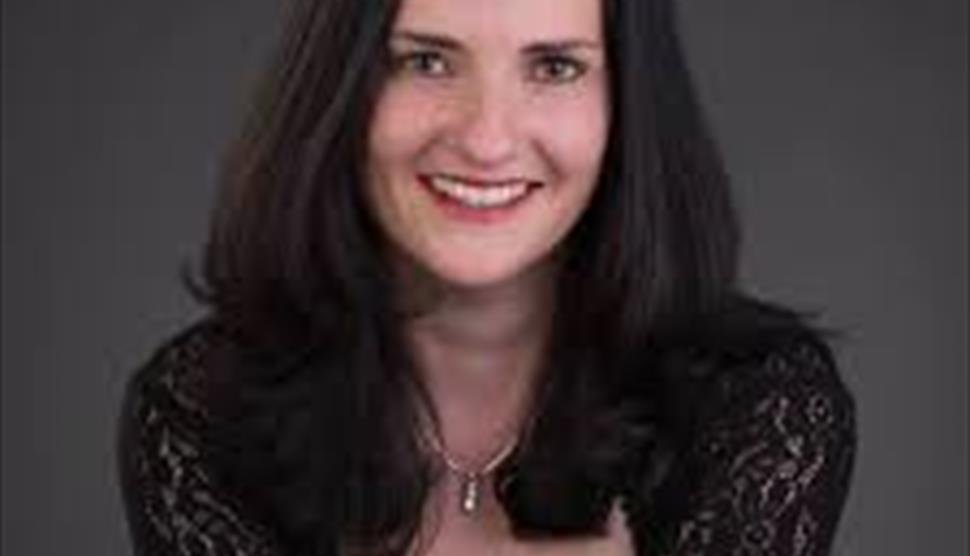 Romsey Abbey Lunchtime Recital by Rebecca White Soprano