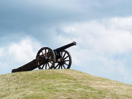 Children's Civil War Cannon Warfare Workshop at Basing House Tour