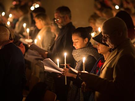 Christmas Concert by Candlelight for Rowans Hospice at Portsmouth Cathedral