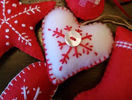 Make Your Own Christmas Decorations at Gilbert White's House