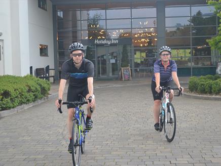 Cyclists at the beginning of Itchen Valley route