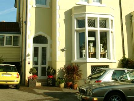 Esk Vale Guest House in Portsmouth