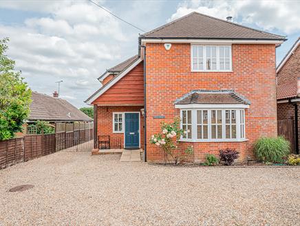 The exterior of Holly House - a New Forest Cottage