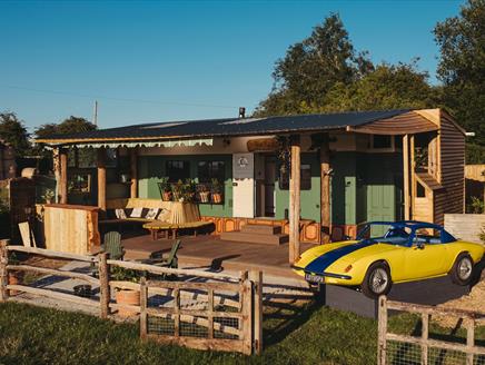 The Horse Hut and Lotus Spa - A Little Place In The Country