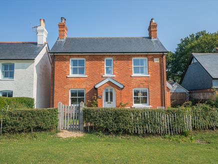 The exterior of Ivy Cottage - a New Forest Holiday Cottage