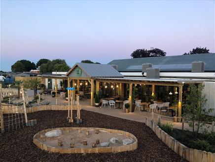 Mill Rythe lakeside accommodation in Hayling Island room exterior