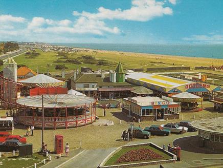 Heritage Walk - OH, WE DO LIKE TO BE BESIDE THE SEASIDE!
