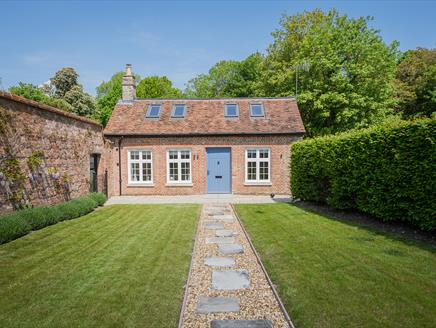 Trafalgar Gardens - a New Forest Holiday Cottage