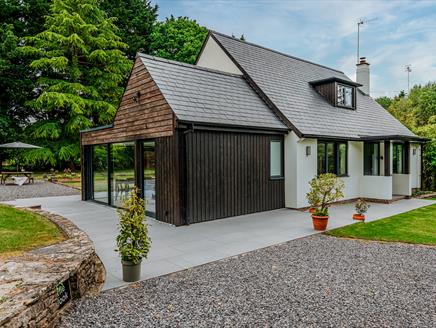 Exterior of The Nook, a New Forest Holiday Cottage