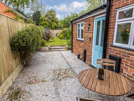 Exterior of Pebble Cottage - New Forest Cottages