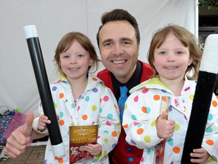 Silly Scott and children at Port Solent