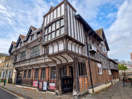 Tudor House and Garden, Southampton