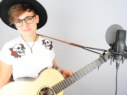 Live Music with Joe Peace the Swan Farnborough