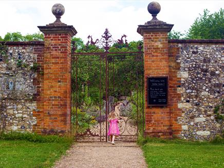 Afternoon Childrens Photography Workshop at Chawton House