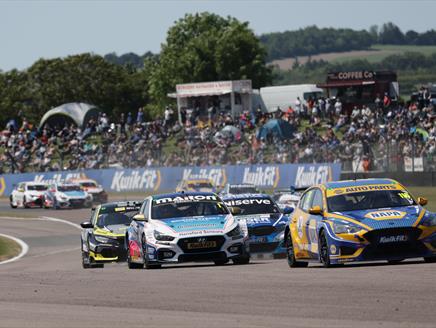 British Touring Car Championship at Thruxton Circuit