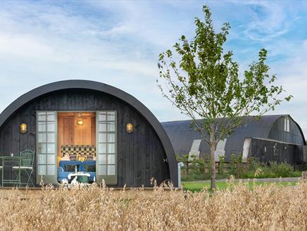 The Farley Hangar, Braishfield, Hampshire - Luxury Glamping