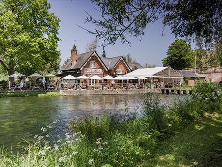 The Mayfly Pub in the Test Valley