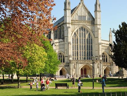 Professor Roger Richardson - "Father Knows Best"; Parental Advice in Seventeenth Century England at Winchester Cathedral