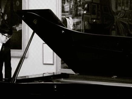 Romsey Abbey Lunchtime Recital by Yoon Seok Shin