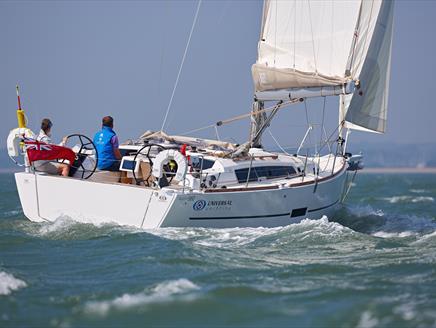 Universal Yachting - Get Afloat