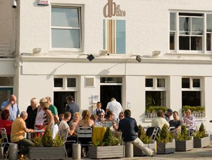 Dine al Fresco at aBar Bistro, Old Portsmouth