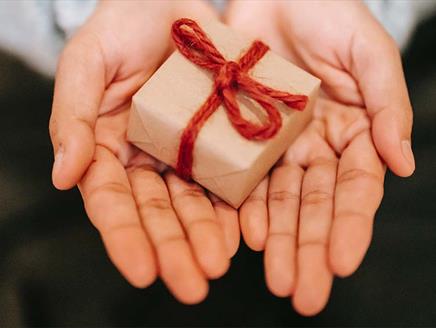 hands holding gift