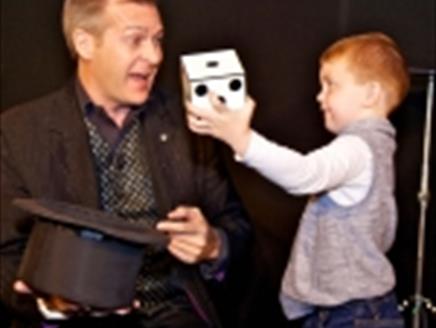 Malcolm The Magician's Magical Christmas Show