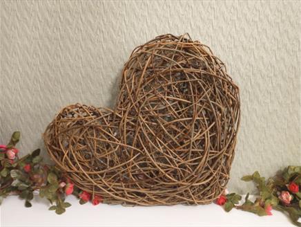 Willow weaving heart and flowers workshop