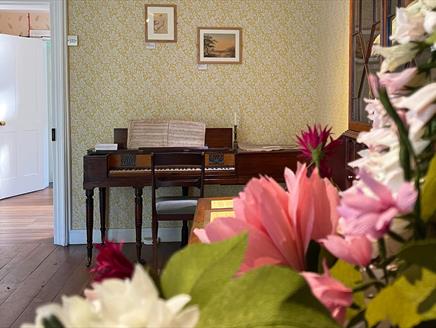 Guided Tour: Obstinate Headstrong Girls at Jane Austen's House