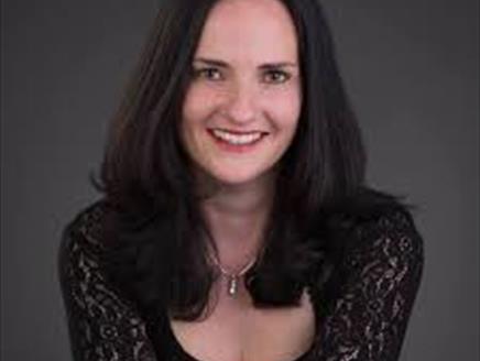 Romsey Abbey Lunchtime Recital by Rebecca White Soprano