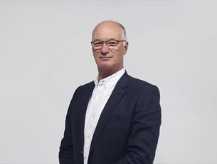 The Pushchair Murder at Sir Harold Hillier Garden