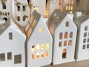 Pottery candlelight houses